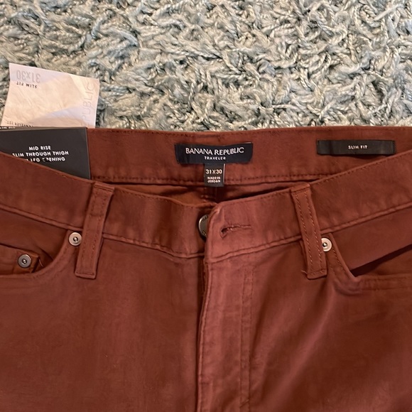 Banana Republic slim fit traveler pants. 31x30. NWT - Picture 2 of 3